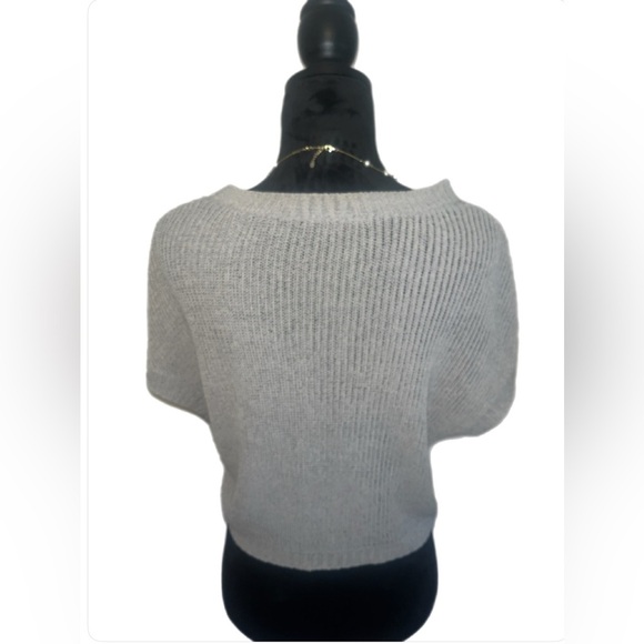 EUC Vince light Gray Crew Neck Sweater- Extra Small - Picture 3 of 6